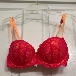 New With Tags Victoria’s Secret Push Up Bra